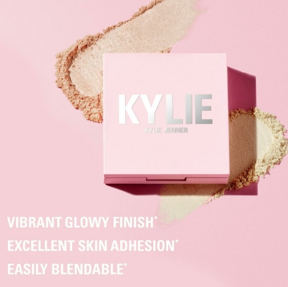 KYLE COSMETICS KYLIGHTER ILLUMINATING POWDER. - Picture 5 of 10
